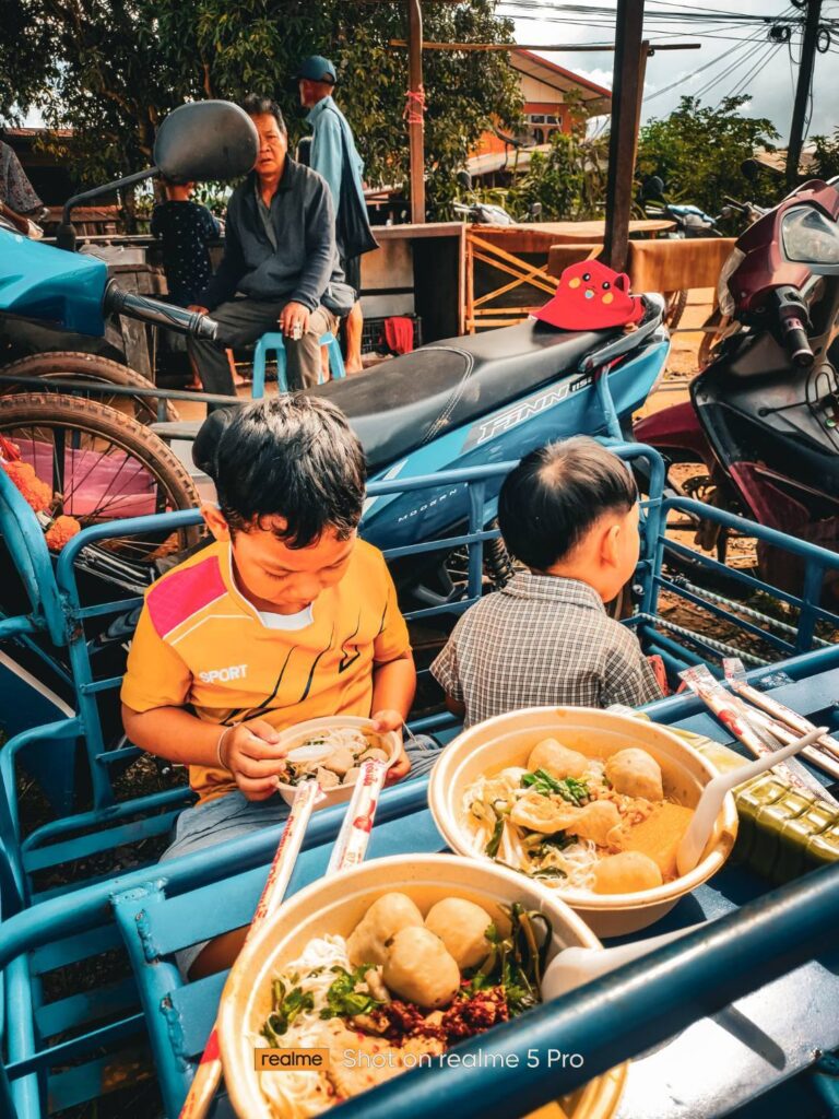 ความอิ่มอร่อยให้กับชาวบ้าน