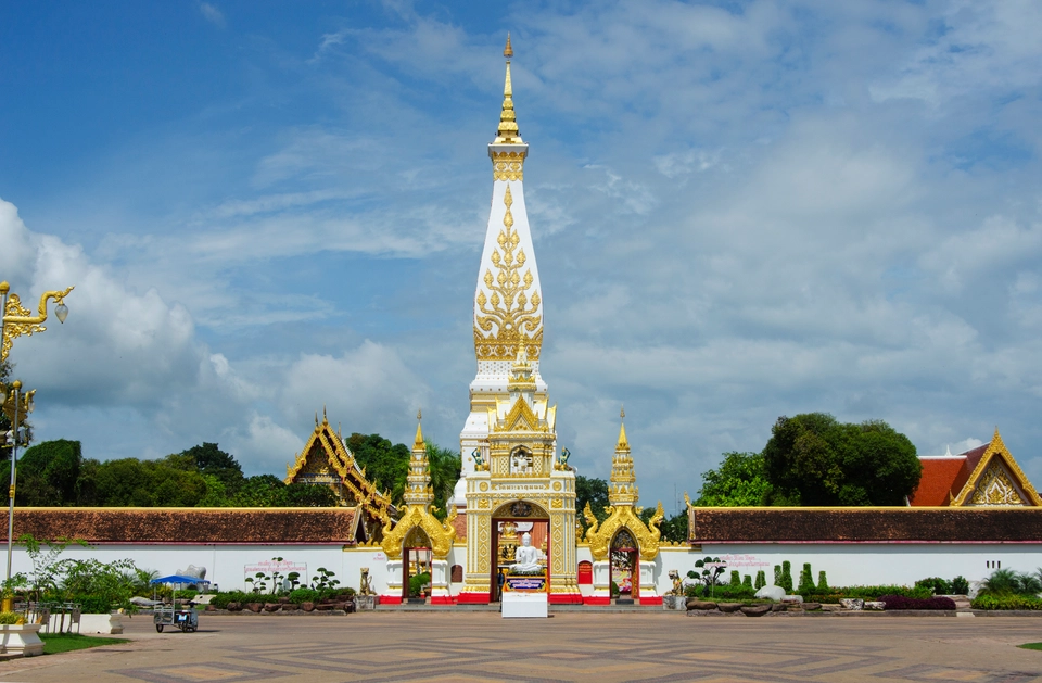 พระธาตุพนมวรมหาวิหาร